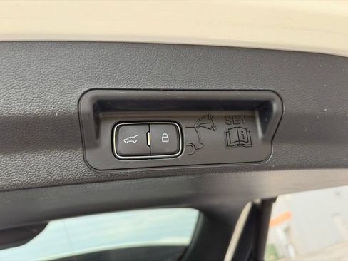 Certified 2024 Ford Explorer XLT w/ Equipment Group 202A AWD/4WD image 6