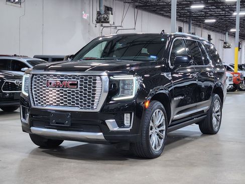 Used 2022 GMC Yukon Denali w/ Denali Premium Package AWD/4WD image 4