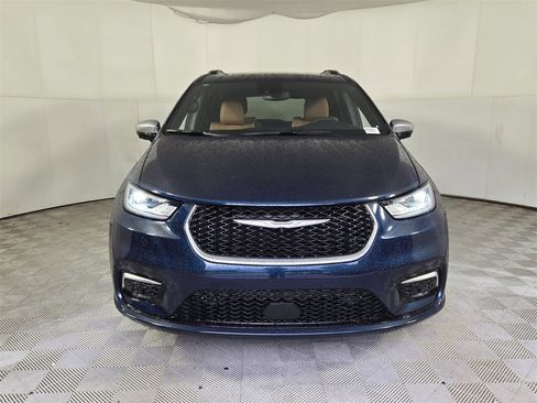 New 2025 Chrysler Pacifica Pinnacle w/ Trailer Tow Group image 3