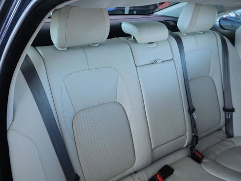 Used 2016 Jaguar XF Prestige image 37