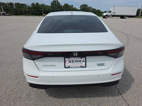 Used 2024 Honda Accord Touring image 12