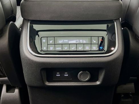 Used 2025 INFINITI QX80 Sensory AWD/4WD image 27