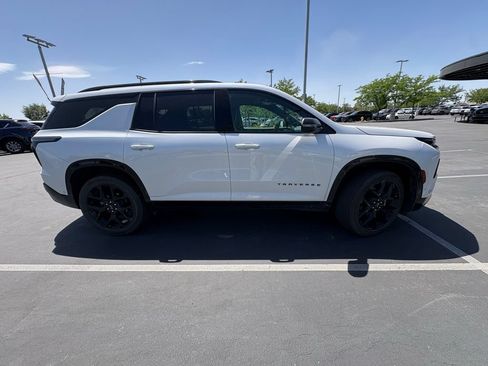Used 2024 Chevrolet Traverse RS AWD/4WD image 5