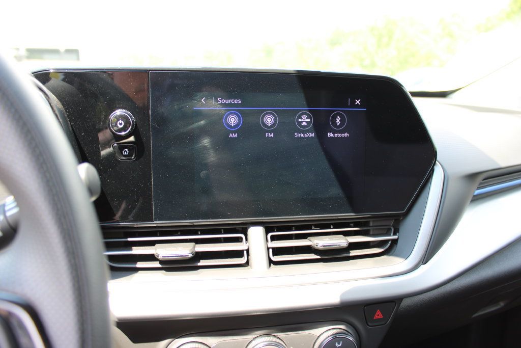Certified 2025 Chevrolet Trax LS FWD image 17