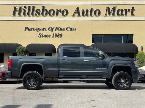 Used 2019 GMC Sierra 2500 Denali w/ Duramax Plus Package image 4