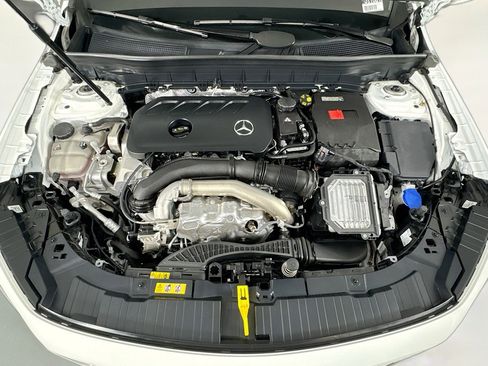 Certified 2025 Mercedes-Benz GLB 250 image 11