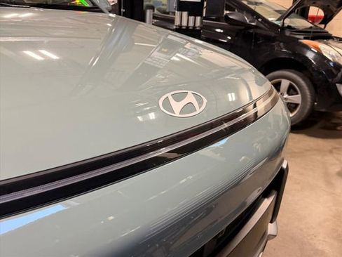 Used 2024 Hyundai Kona Limited image 28