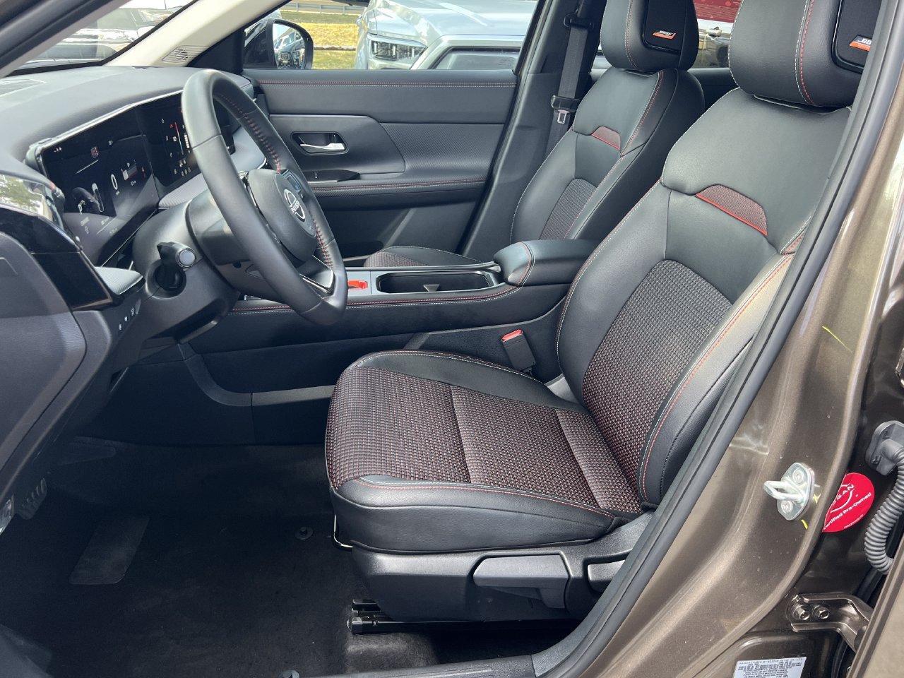 Used 2026 Nissan Kicks SR w/ SR Premium Package FWD image 8