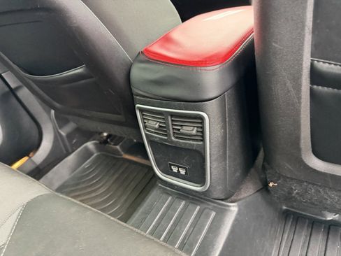 Used 2018 Dodge Charger R/T image 35