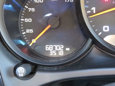 Used 2017 Porsche Macan AWD/4WD image 21