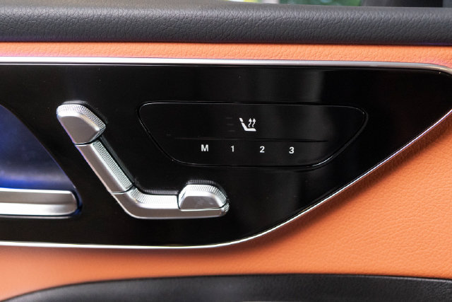 Certified 2025 Mercedes-Benz C 300 4MATIC Sedan image 19