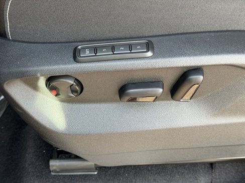 New 2026 Volkswagen Atlas Cross Sport SEL R-Line image 25