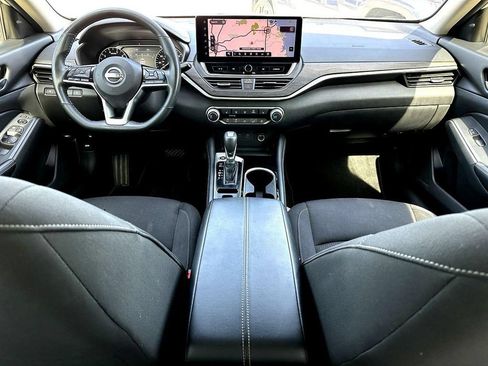 Used 2024 Nissan Altima 2.5 SV w/ SV Premium Package FWD image 30