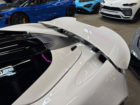 Used 2025 McLaren 750S Spider image 19