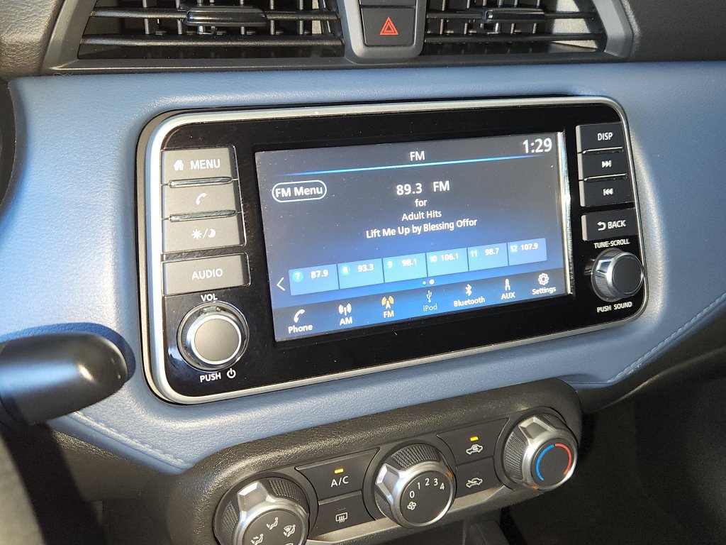Used 2025 Nissan Versa SV FWD image 32
