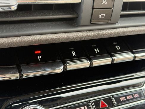 Certified 2022 Lincoln Corsair AWD w/ Equipment Group 101A image 17