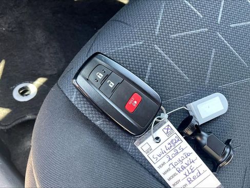 Used 2025 Toyota RAV4 XLE FWD image 14