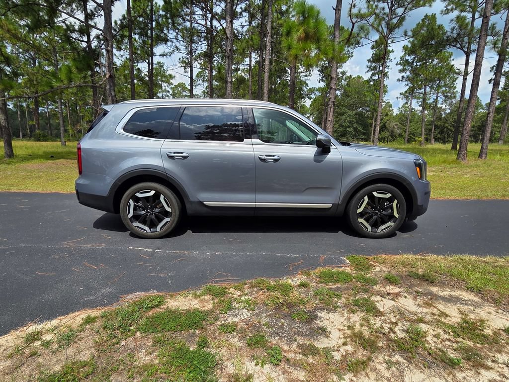 Used 2024 Kia Telluride S w/ S Sunroof Package FWD image 6