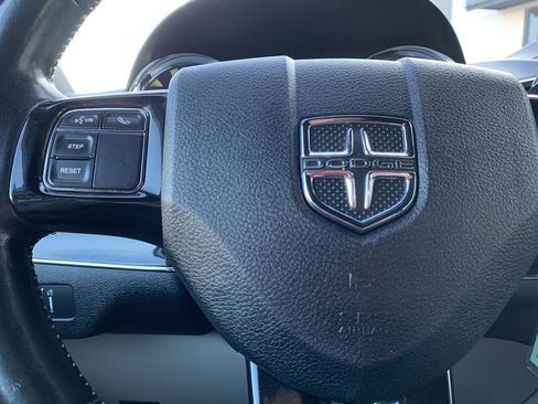 Used 2019 Dodge Grand Caravan SXT image 17