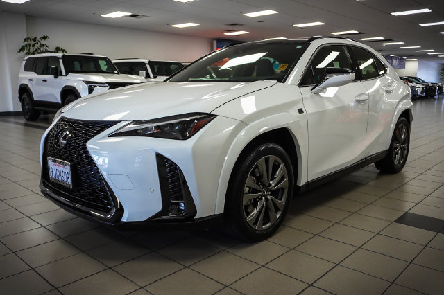 Certified 2024 Lexus UX 250h F Sport AWD/4WD image 3