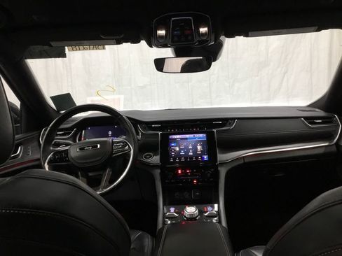 Used 2022 Jeep Grand Cherokee Overland image 32