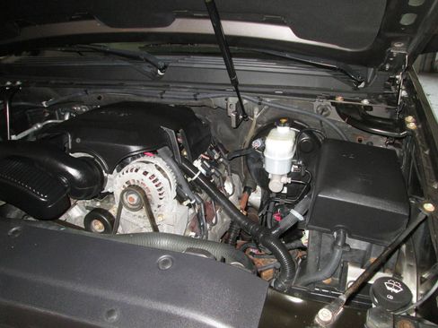 Used 2012 Chevrolet Suburban LT AWD/4WD image 38