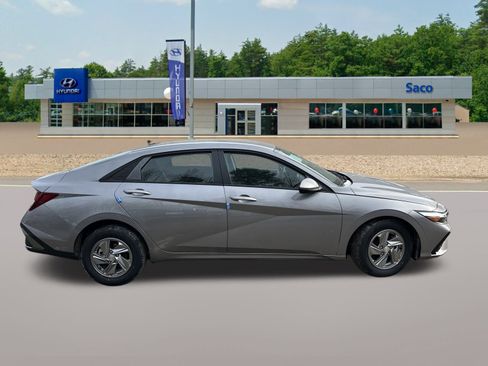 New 2026 Hyundai Elantra SE FWD image 4