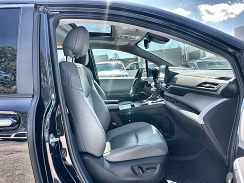 Used 2025 Toyota Sienna XLE image 29
