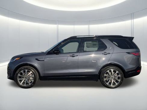 New 2026 Land Rover Discovery Dynamic SE image 8