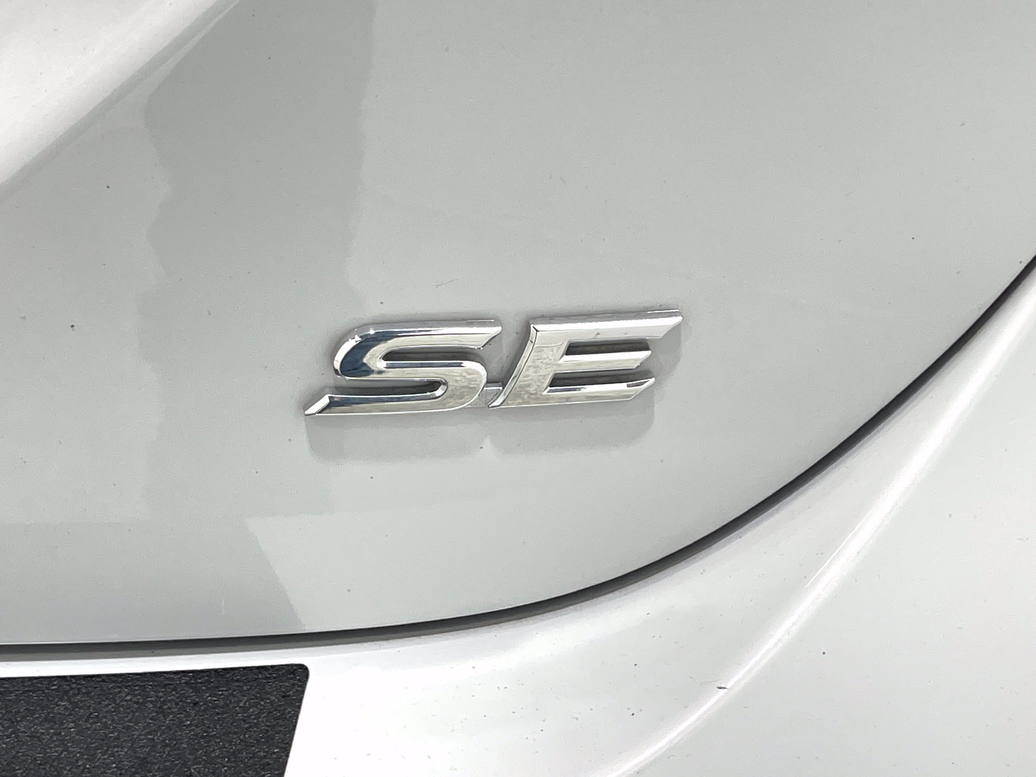 Used 2024 Toyota Camry SE w/ Cold Weather Package FWD image 37