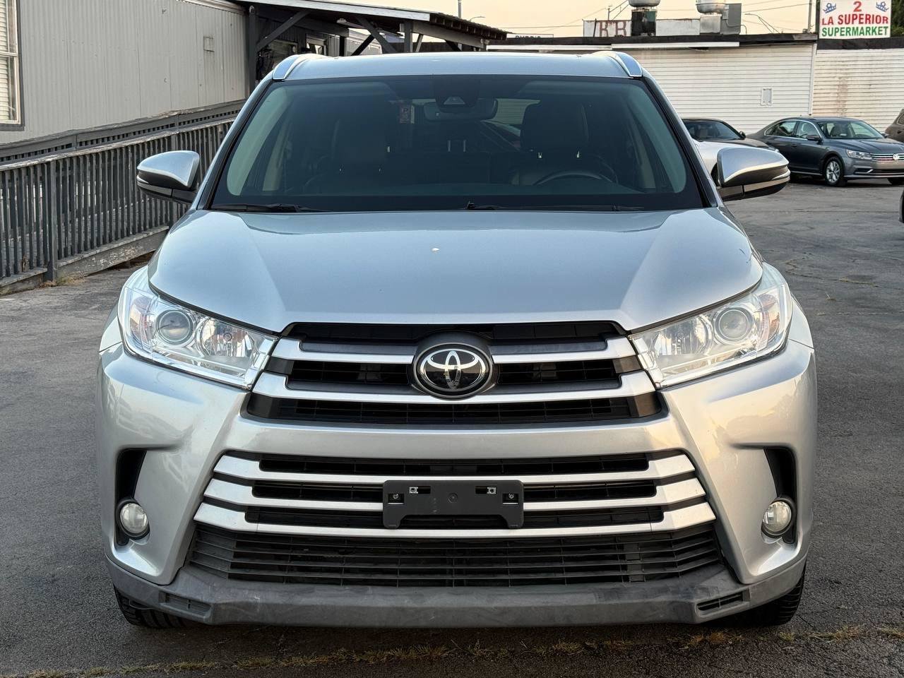 Used 2017 Toyota Highlander XLE AWD/4WD image 7