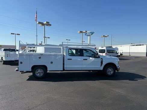 New 2026 Ford F250 XL w/ XL Chrome Package RWD image 2