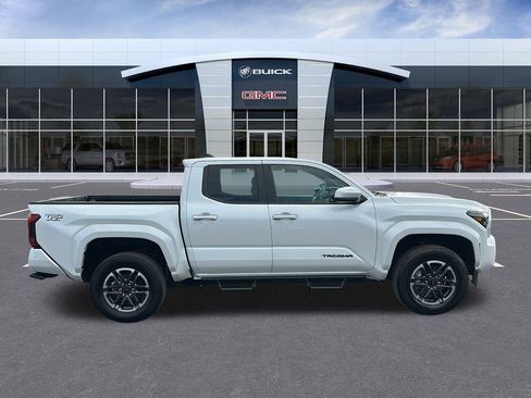 Used 2024 Toyota Tacoma SR5 image 6