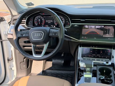 Used 2025 Audi Q8 Premium w/ Convenience Package AWD/4WD image 21