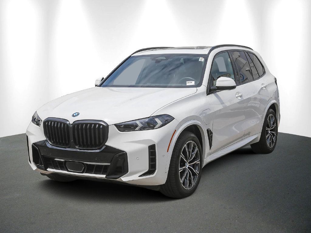 Certified 2024 BMW X5 xDrive50e w/ M Sport Package AWD/4WD image 3