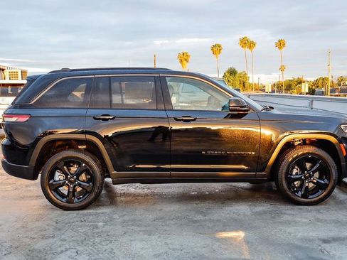 New 2026 Jeep Grand Cherokee Limited AWD/4WD image 13