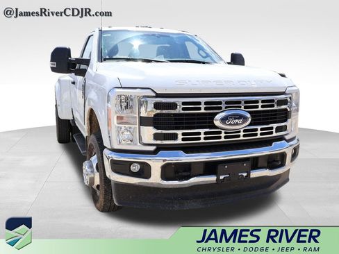 Used 2023 Ford F350 XLT w/ FX4 Off-Road Package AWD/4WD image 9
