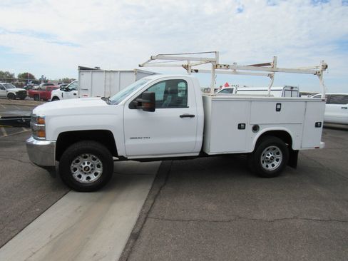 Used 2018 Chevrolet Silverado 3500 W/T AWD/4WD image 2
