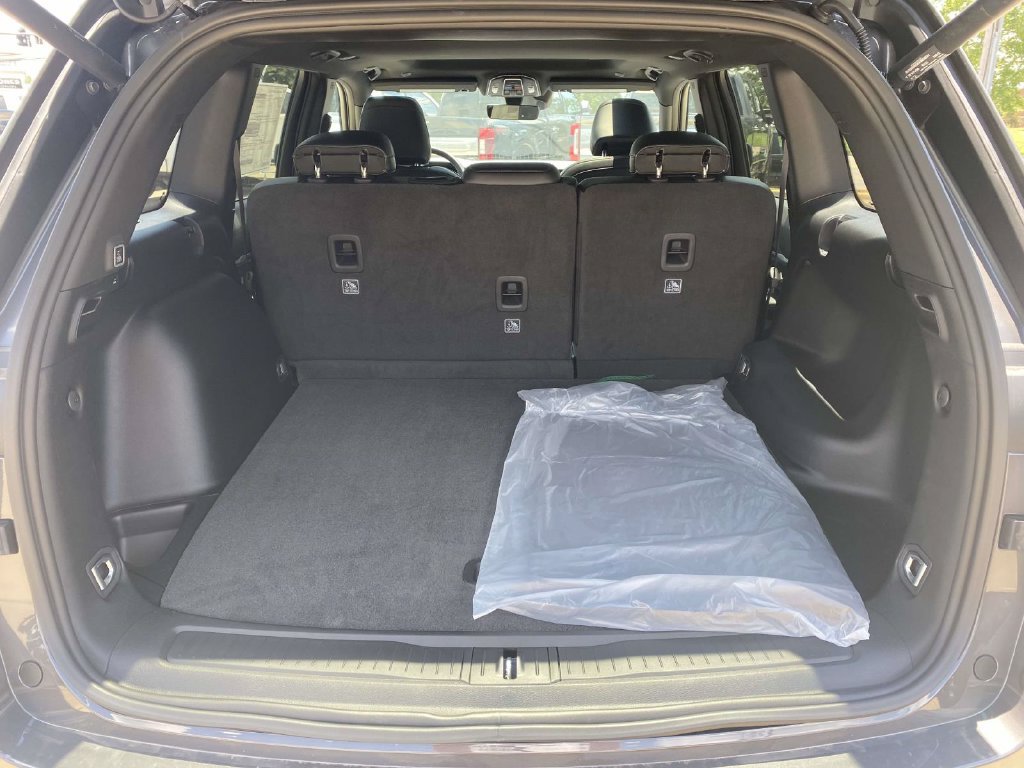 New 2026 Jeep Grand Cherokee Altitude RWD image 38