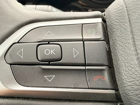 Used 2024 Jeep Compass Latitude AWD/4WD image 19