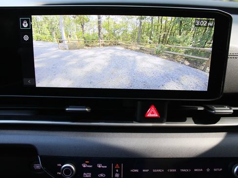 New 2026 Kia Carnival EX FWD image 55