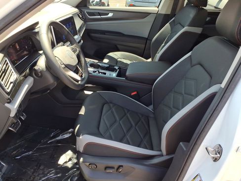 New 2026 Volkswagen Atlas Peak Edition AWD/4WD image 11