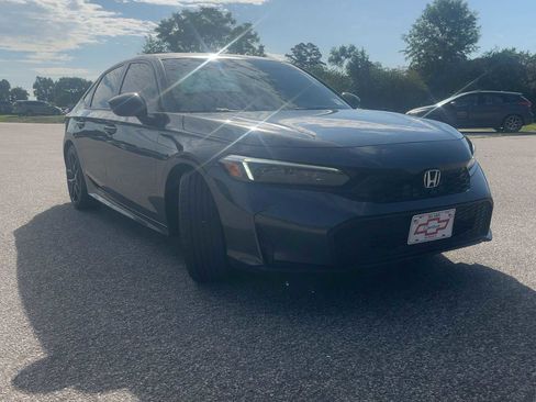 Used 2025 Honda Civic Sport image 9