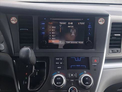 Used 2015 Toyota Sienna LE image 12