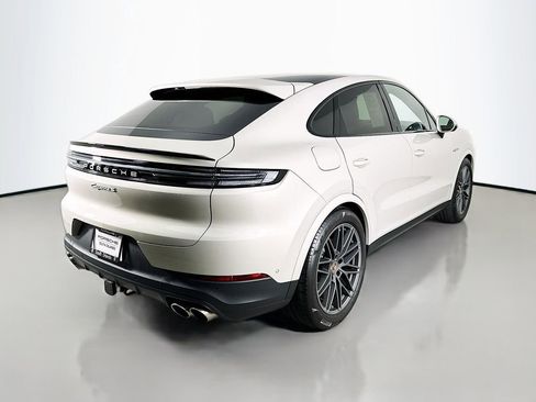 Used 2025 Porsche Cayenne S image 9