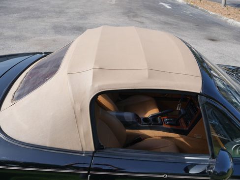 Used 1997 MAZDA MX-5 Miata RWD image 83