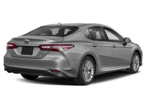 Used 2019 Toyota Camry SE w/ Audio Package FWD image 2