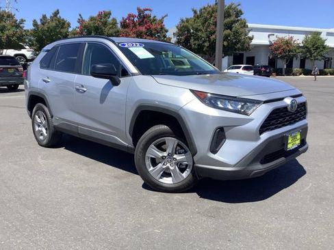 Used 2022 Toyota RAV4 LE AWD/4WD image 2