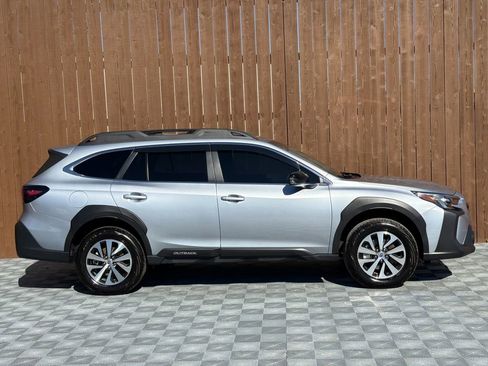 Used 2025 Subaru Outback Premium w/ Popular Package #1A image 12