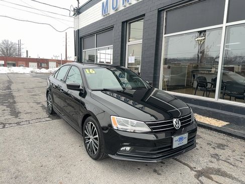 Used 2016 Volkswagen Jetta Sport image 1